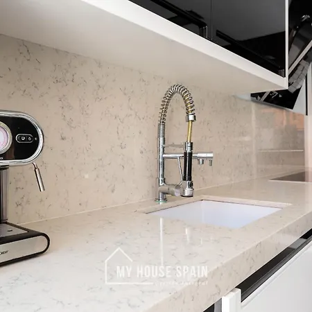公寓 Myhousespain - Espacioso Piso Con Parking