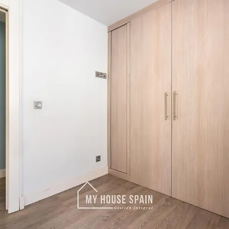 Myhousespain - Espacioso Piso Con Parking Gijón
